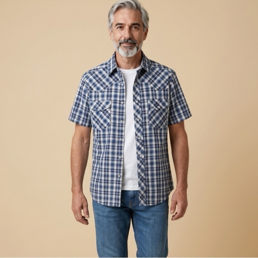 EUC Wrangler Men's Blue Plaid Short Sleeve Shirt Pearl Snaps - Size Small -